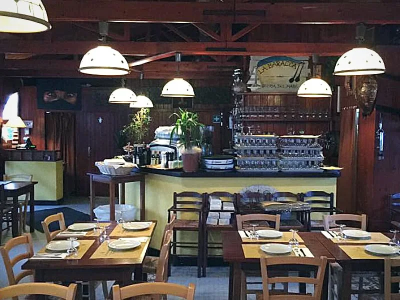 Tavoli e banco della Baracca